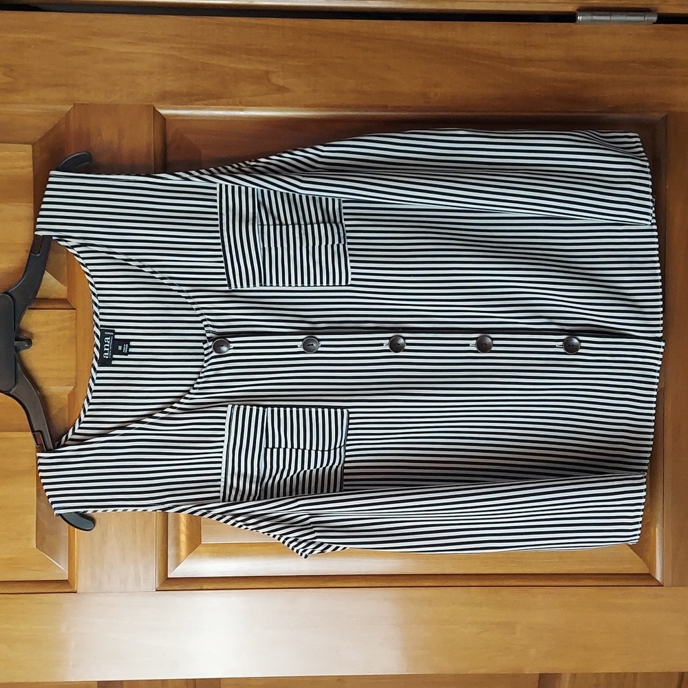 a.n.a Striped Black and White Buttoned Sleeveless Blouse Plus Size 3X Like New ▪